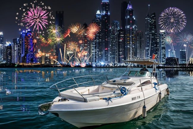 Small yacht for new year's eve party in Dubai